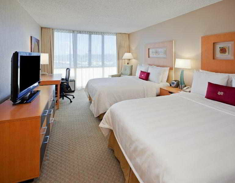 Hotel Crowne Plaza International Airport