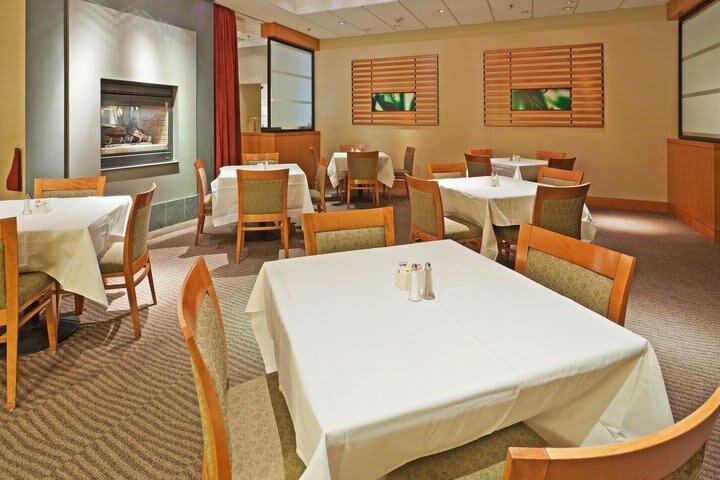 Hotel Crowne Plaza International Airport