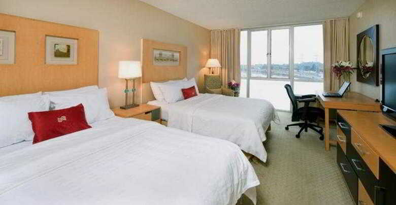 Hotel Crowne Plaza International Airport
