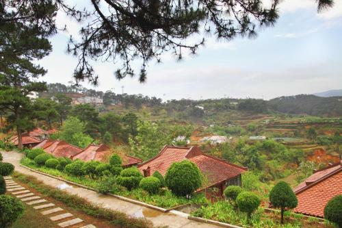 Hotel Osaka Village Dalat