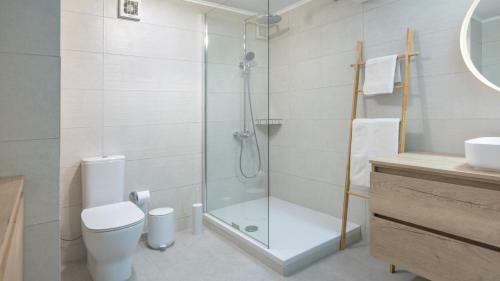 Apartamento A Brand New, Beautifully Decorated Maisonette.