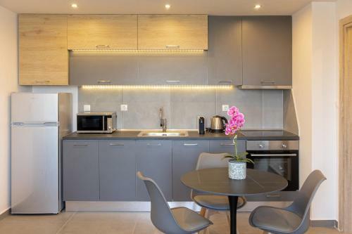 Anais Apartments