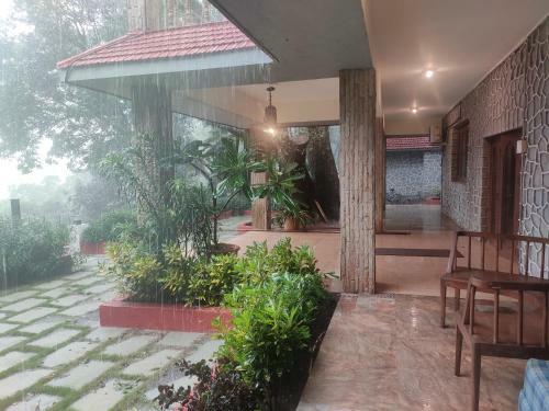 Taskeen Villa, 5 Bhk With Pool, Khandala, Lonavala