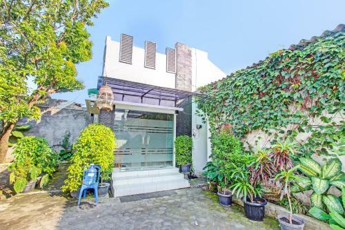 Hotel Oyo 91450 Laksmita Homestay