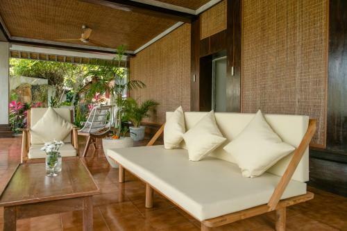 Hotel B Saya Villas