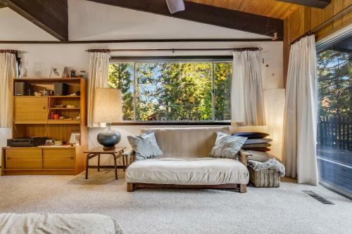 Fawn By Avantstay Secluded Cabin W Large Deck Surrounded By Forest