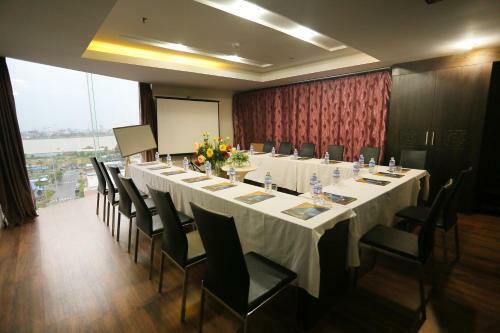 Gold Hotel I