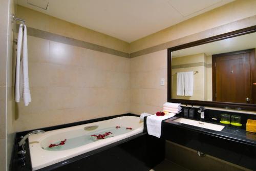 Minh Toan Galaxy Hotel