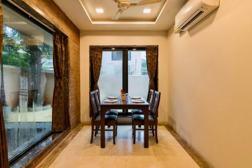 Villa Saffronstays Evelyn Greens, Lonavala