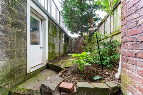Washington Townhome Less Than 2 Mi To National Mall!
