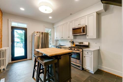 Washington Townhome Less Than 2 Mi To National Mall!