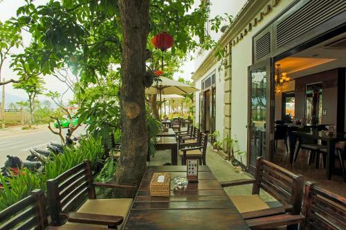 Chu Hotel