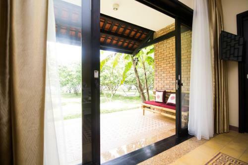 Hotel Hue Riverside Boutique Resort & Spa