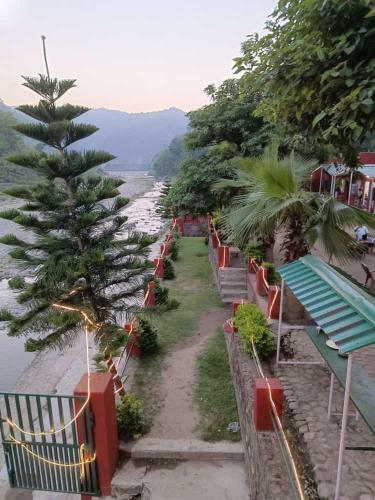 Hotel Mohan Chatti Resort