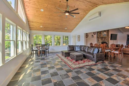 Gainesville Lakefront Retreat With Private Dock