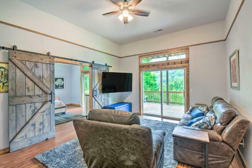 Stunning Hiawassee Cabin 2 Decks And Fire Pit!