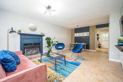 New 2b2b Entire Townhouse Place Cozy And Quiet