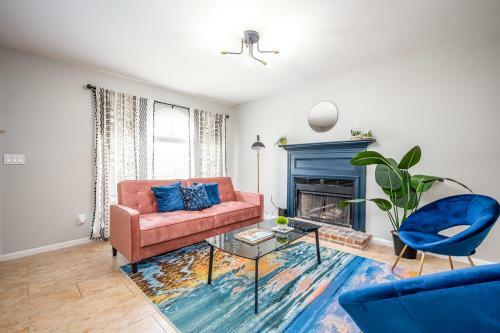 New 2b2b Entire Townhouse Place Cozy And Quiet