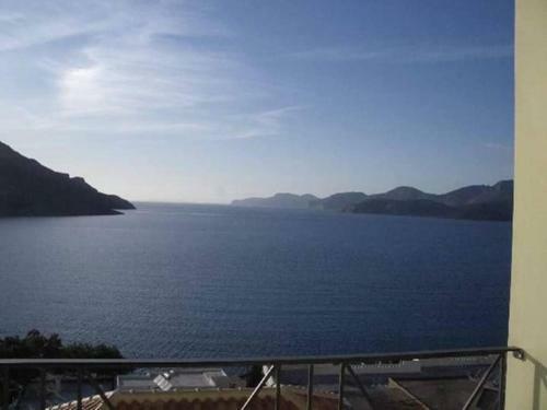 Apartamento Poets Apertment In Armeos Masouri