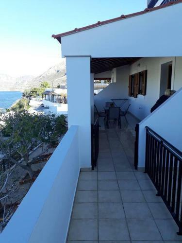 Apartamento Poets Apertment In Armeos Masouri