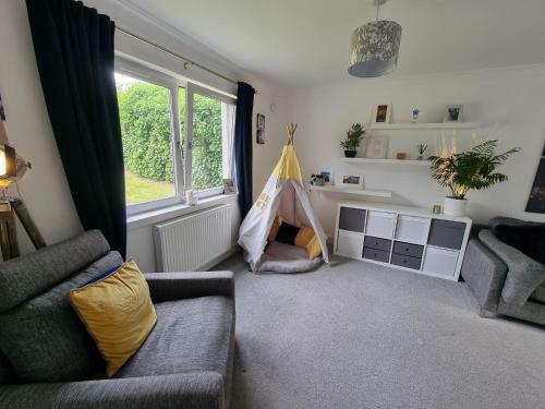 Villa Spacious 4-bed Townhouse Near Edinburgh