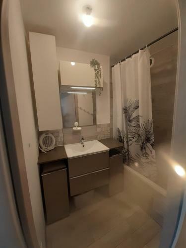 Chazey Sur Ain, Agr�able Petite Maison de Village