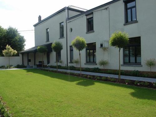 Hostal Guesthouse Les Tilleuls