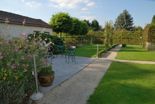Hostal Guesthouse Les Tilleuls