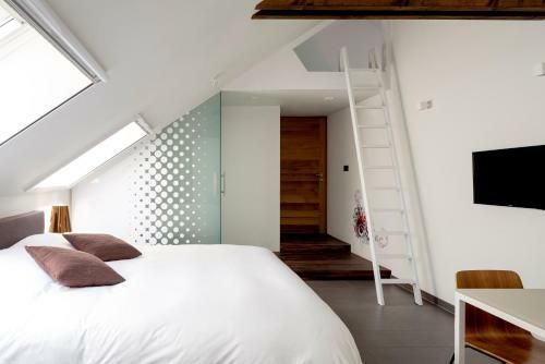 B&B Bed And Beyond