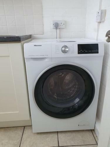 Cheerful 3 Bedroom House With Spacious Garden