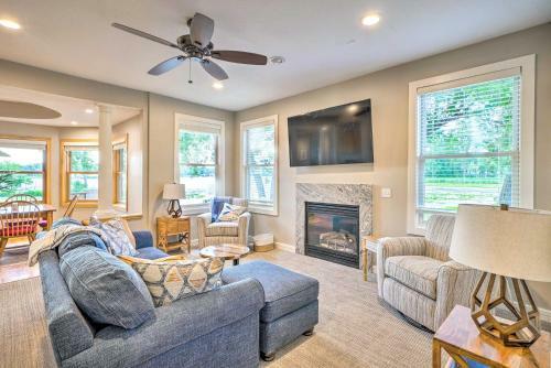 Waterfront Mound Retreat With Boat Dock Access!