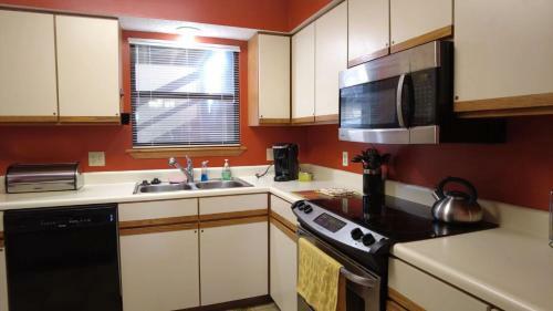 Pointe Royale 28-4 By Dreams2reality Vacations-includes Free Attraction Tickets Daily!