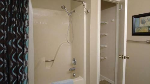 Pointe Royale 28-4 By Dreams2reality Vacations-includes Free Attraction Tickets Daily!