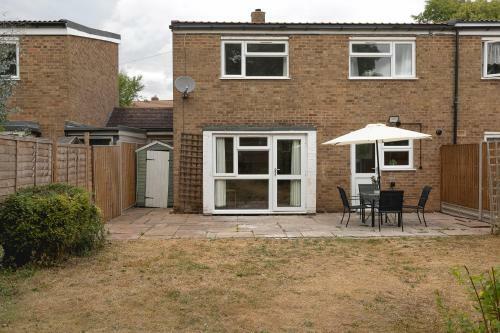 Spacious 2bed House With Garden & Parking + Wifi