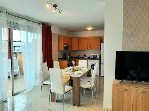Apartamento Comfortable 2-bedrooms Rental Unit With Pool