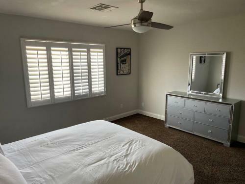 Gorgeous Henderson Home With Pool!