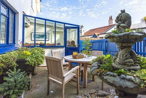 4 Bed - Beach Cottage