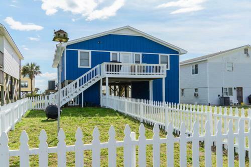 Out Of The Blue By Oak Island Accommodations