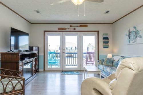 Out Of The Blue By Oak Island Accommodations