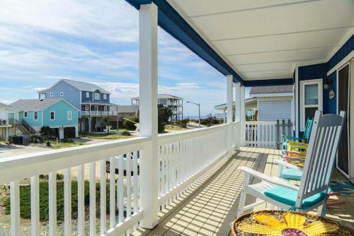 Out Of The Blue By Oak Island Accommodations