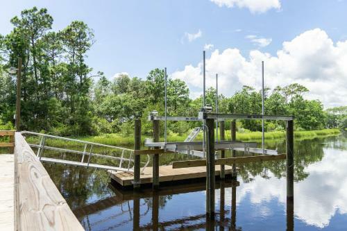Tranquil Harbor By Oak Island Accommodations