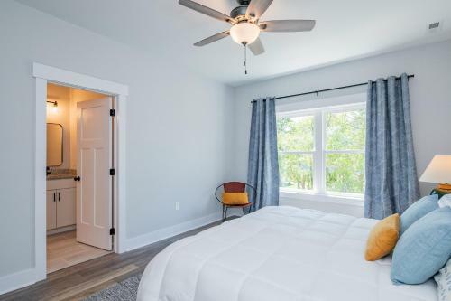 Suga Shack By Oak Island Accommodations