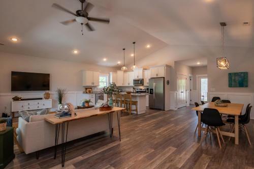 Suga Shack By Oak Island Accommodations