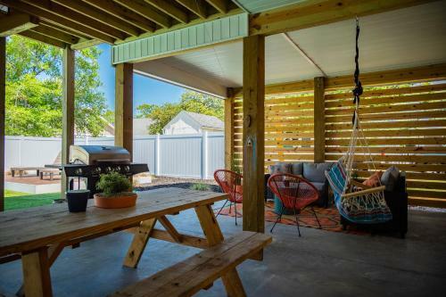 Suga Shack By Oak Island Accommodations