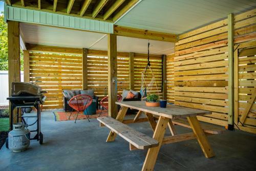 Suga Shack By Oak Island Accommodations