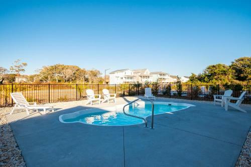 Long Call By Oak Island Accommodations