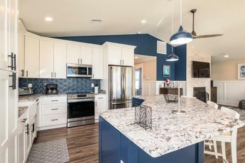 Long Call By Oak Island Accommodations
