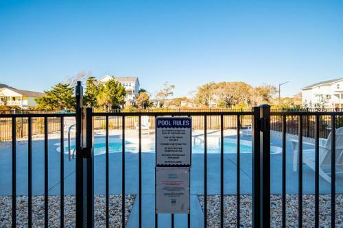 Long Call By Oak Island Accommodations