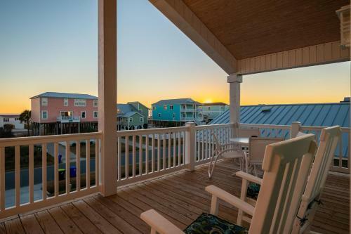 Long Call By Oak Island Accommodations