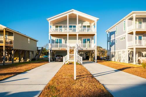 Long Call By Oak Island Accommodations